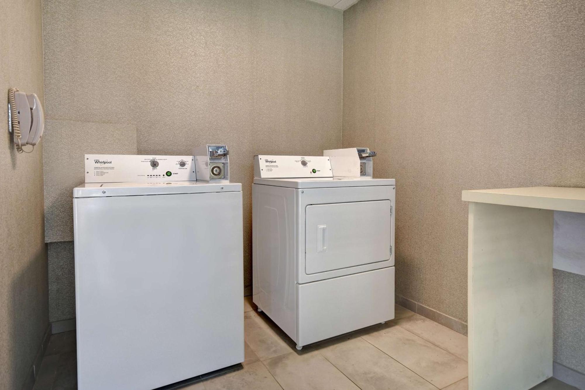 Hampton Inn & Suites Alexandria Old Town Area South Eksteriør bilde