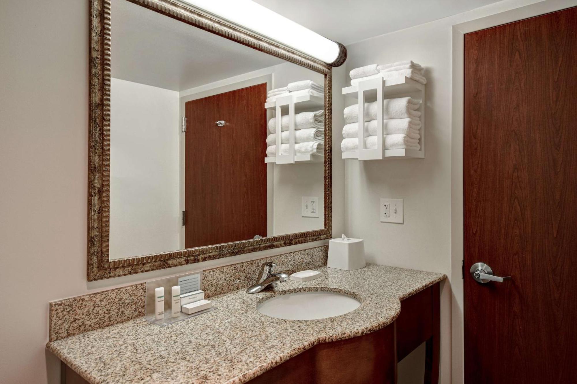 Hampton Inn & Suites Alexandria Old Town Area South Eksteriør bilde