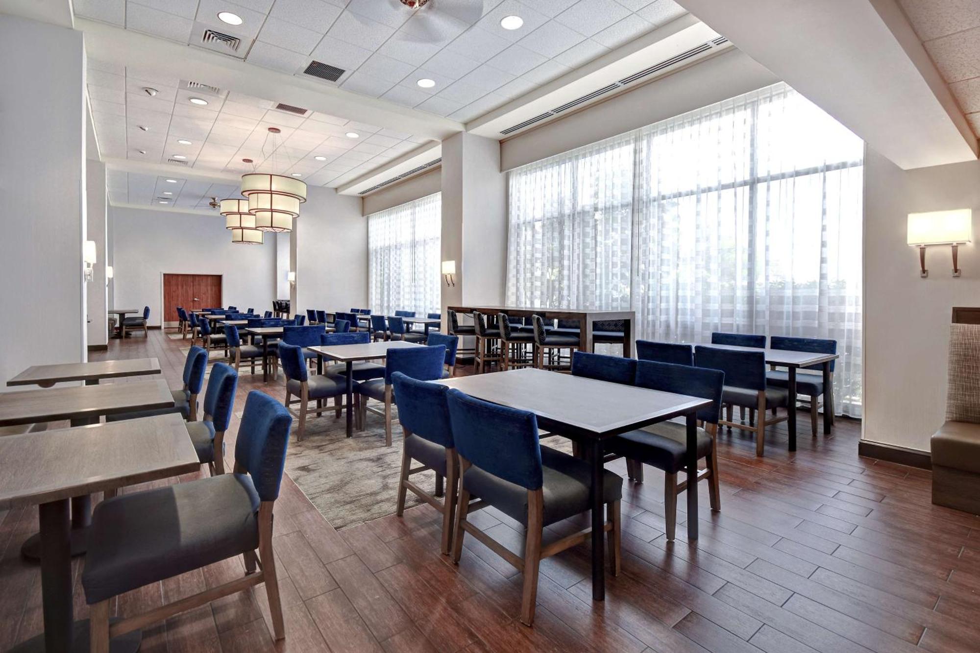 Hampton Inn & Suites Alexandria Old Town Area South Eksteriør bilde