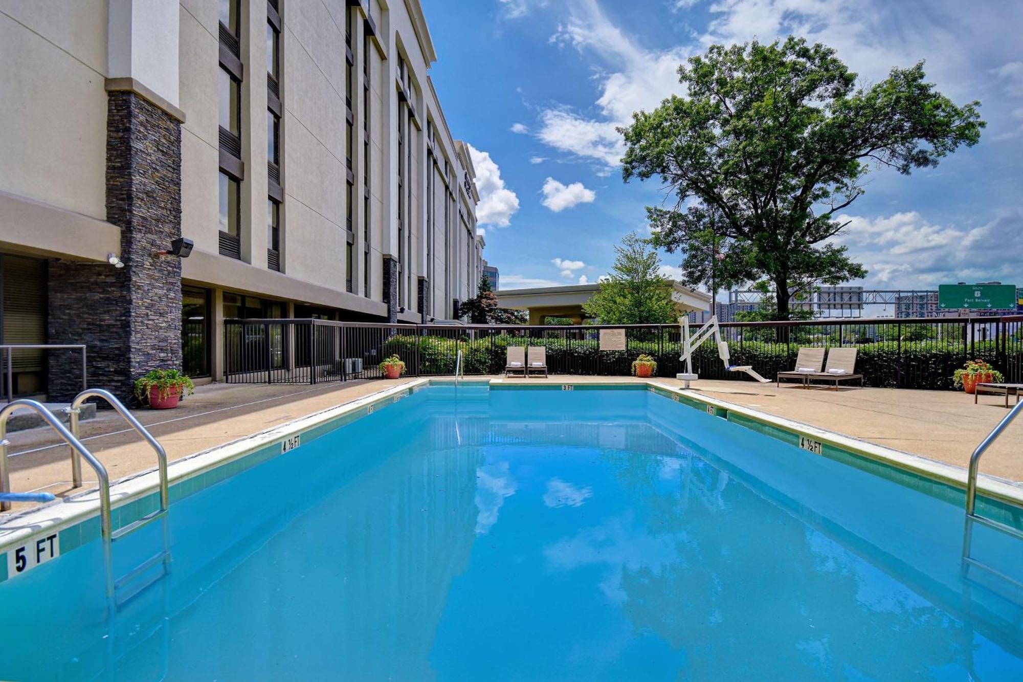 Hampton Inn & Suites Alexandria Old Town Area South Eksteriør bilde